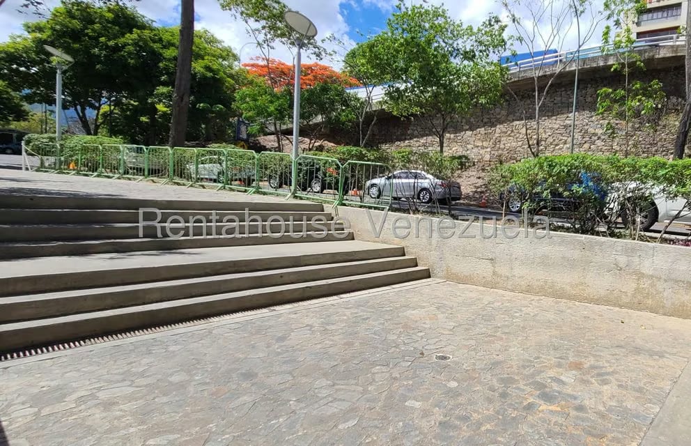 Local Comercial en Alquiler en Colinas de Valle Arriba, Distrito Metropolitano - 9