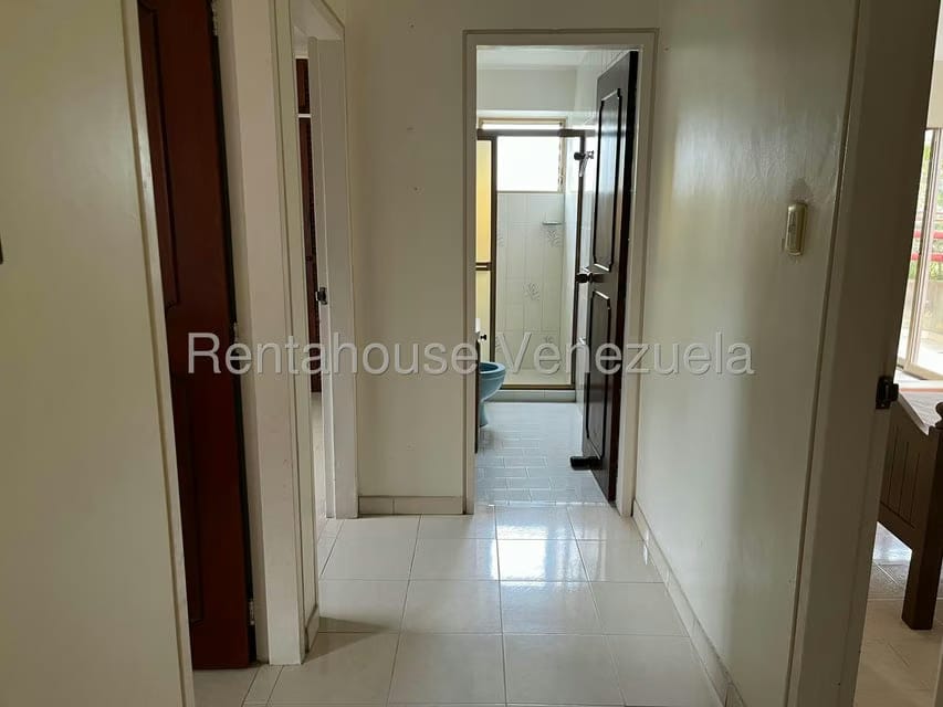 Apartamento (1 Nivel) en Venta en Lomas de Prados del Este, Distrito Metropolitano - 11