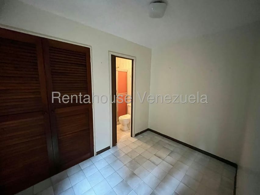 Apartamento (1 Nivel) en Venta en Lomas de Prados del Este, Distrito Metropolitano - 8