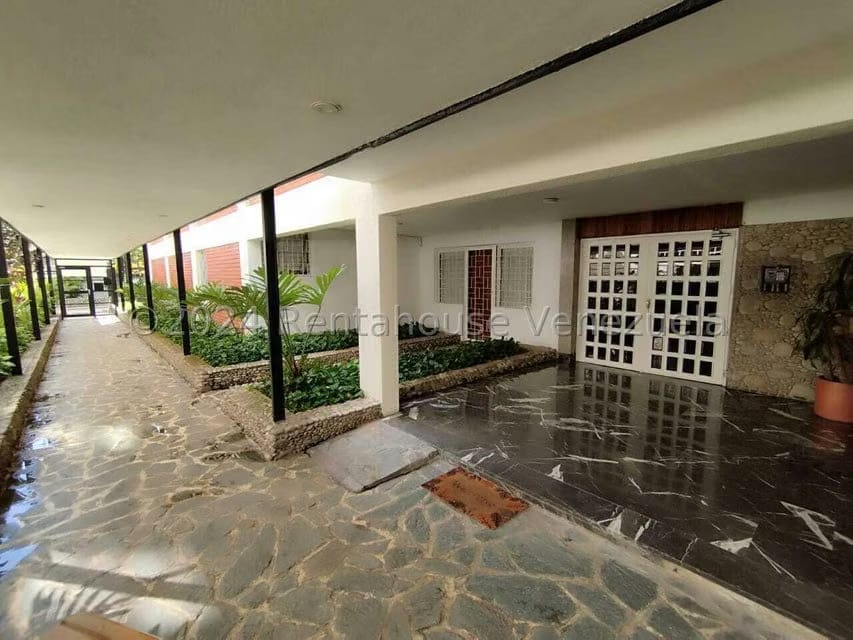 Apartamento (1 Nivel) en Venta en Cumbres de Curumo, Distrito Metropolitano - 3