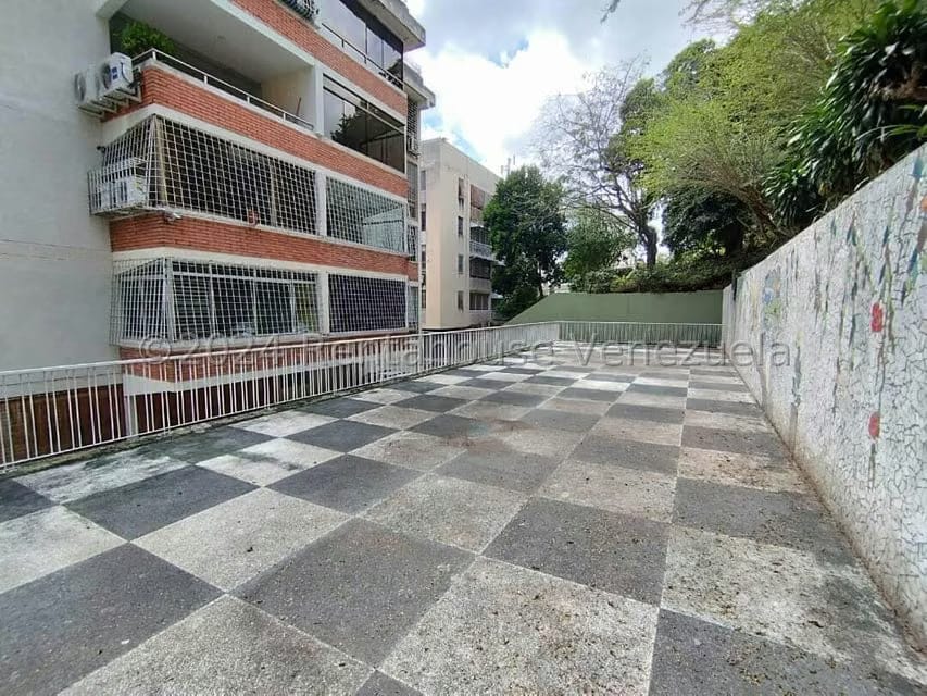 Apartamento (1 Nivel) en Venta en Cumbres de Curumo, Distrito Metropolitano - 33