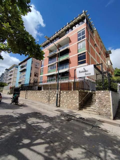 Apartamento (1 Nivel) en Venta en Cumbres de Curumo, Distrito Metropolitano - 34