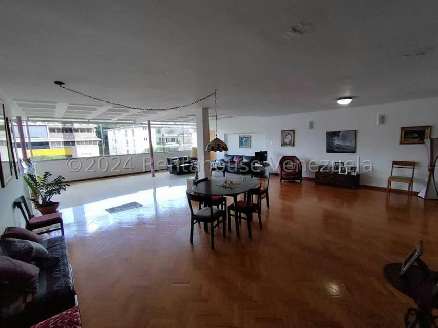 Apartamento (1 Nivel) en Venta en Cumbres de Curumo, Distrito Metropolitano - 6