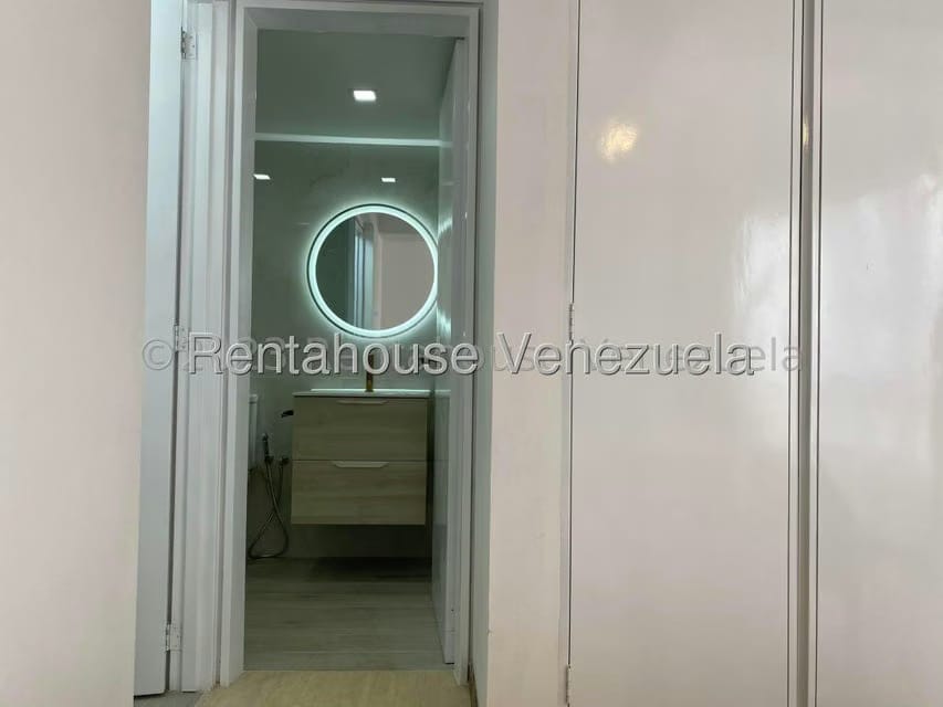Apartamento (1 Nivel) en Venta en El Rosal, Distrito Metropolitano - 24