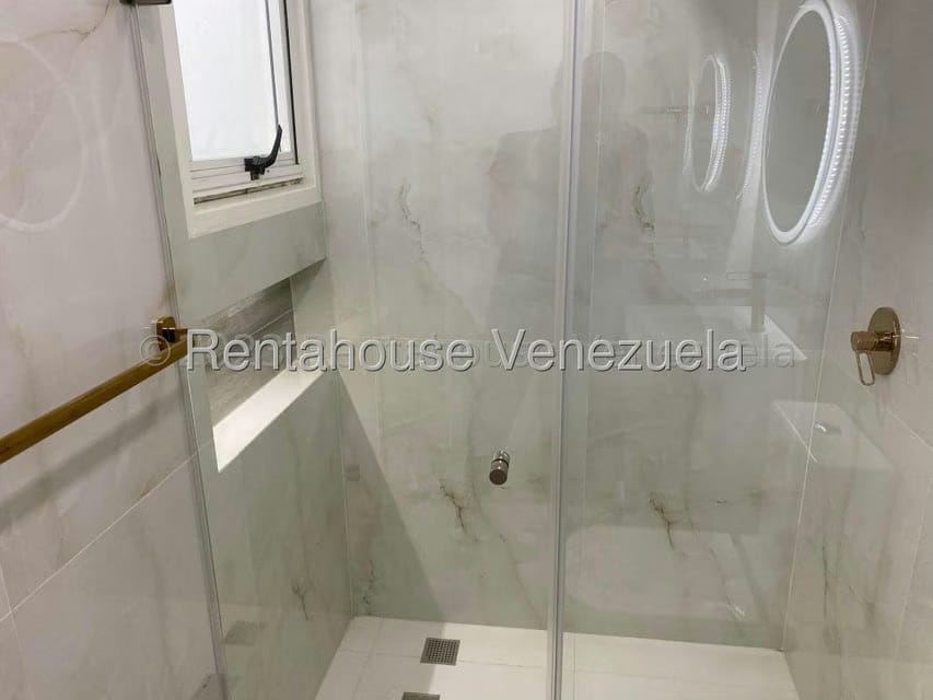 Apartamento (1 Nivel) en Venta en El Rosal, Distrito Metropolitano - 25