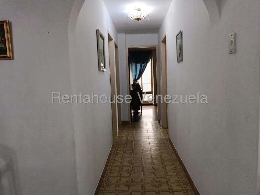 Apartamento (1 Nivel) en Venta en Los Teques, Miranda - 12