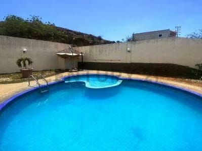 Townhouse en Urbanizacion cerrada, estilo americano - 2