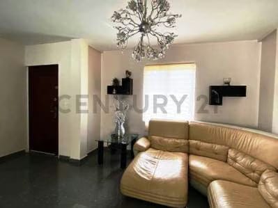 Townhouse en Urbanizacion cerrada, estilo americano - 3