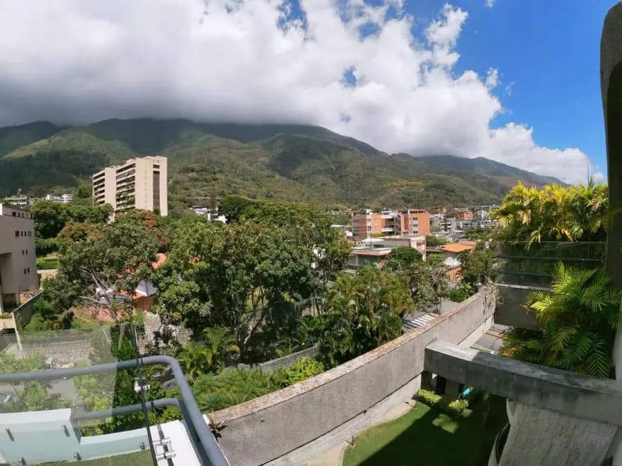 Apartamento en Venta en Los Palos Grandes Caracas - 2