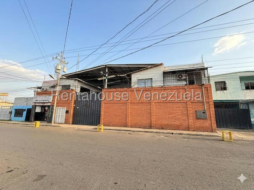 Comercial (Galpon - Deposito) en Venta en Centro, Lara