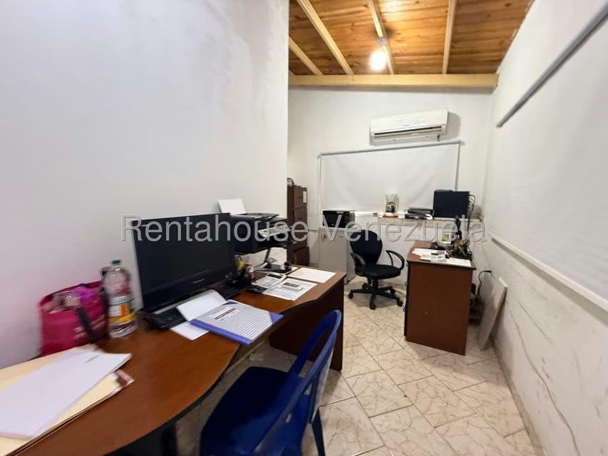 Comercial (Galpon - Deposito) en Venta en Centro, Lara - 12