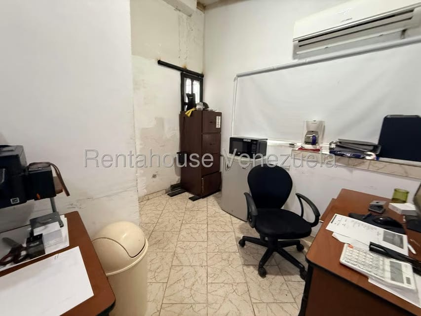 Comercial (Galpon - Deposito) en Venta en Centro, Lara - 13