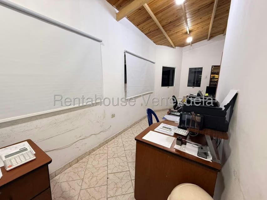 Comercial (Galpon - Deposito) en Venta en Centro, Lara - 16