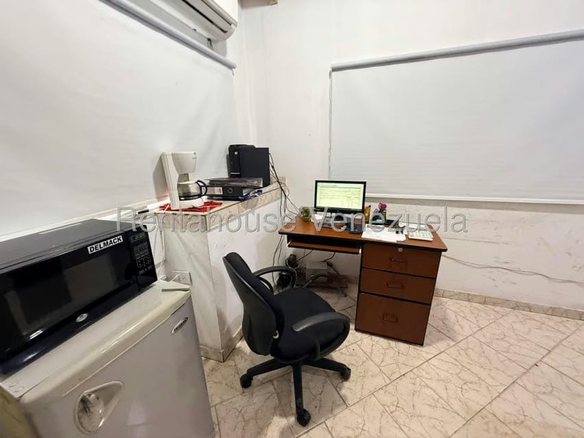 Comercial (Galpon - Deposito) en Venta en Centro, Lara - 17