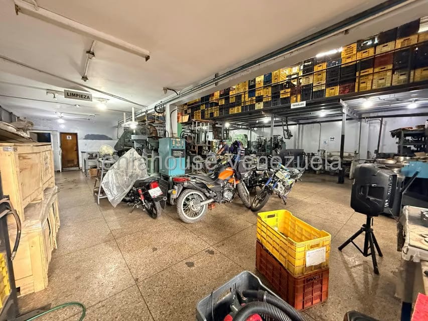 Comercial (Galpon - Deposito) en Venta en Centro, Lara - 3