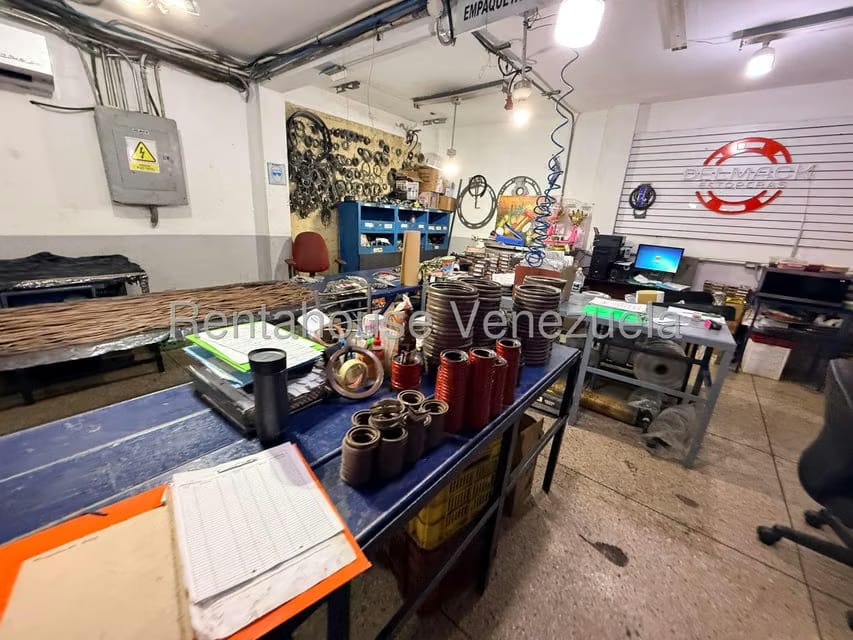 Comercial (Galpon - Deposito) en Venta en Centro, Lara - 24