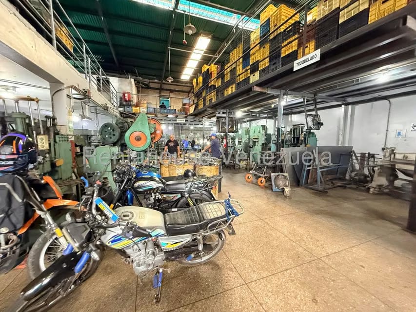 Comercial (Galpon - Deposito) en Venta en Centro, Lara - 4