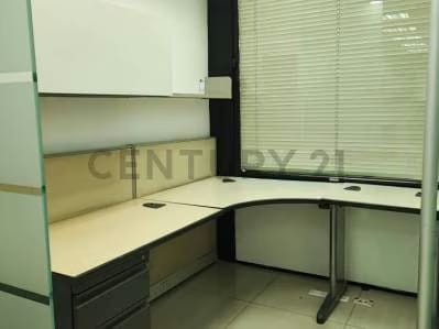 ALQUILER OFICINA CHACAO 18 AREAS CERRADAS 24 CUBICULOS - 3