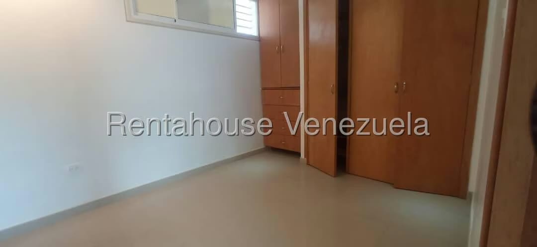 Apartamento (1 Nivel) en Alquiler en Escampadero, Distrito Metropolitano - 14