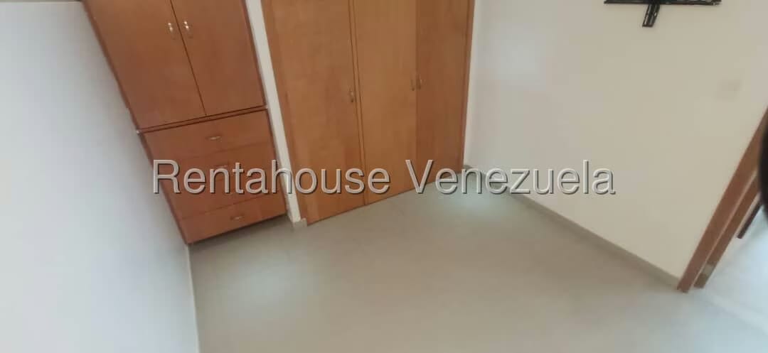 Apartamento (1 Nivel) en Alquiler en Escampadero, Distrito Metropolitano - 17