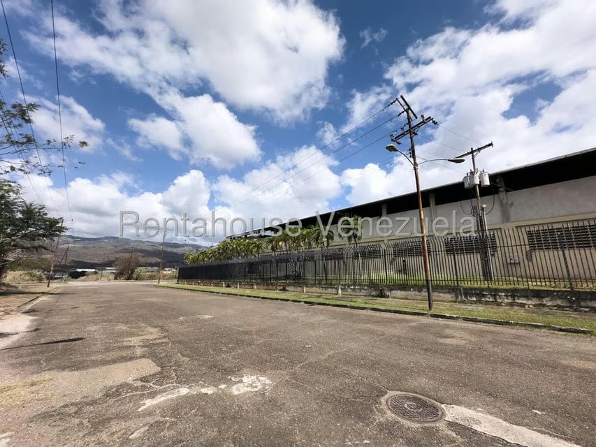 Comercial (Galpon - Deposito) en Venta en Rio Tuy, Miranda - 4