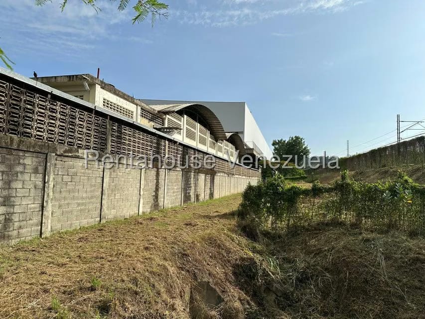 Comercial (Galpon - Deposito) en Venta en Rio Tuy, Miranda - 40