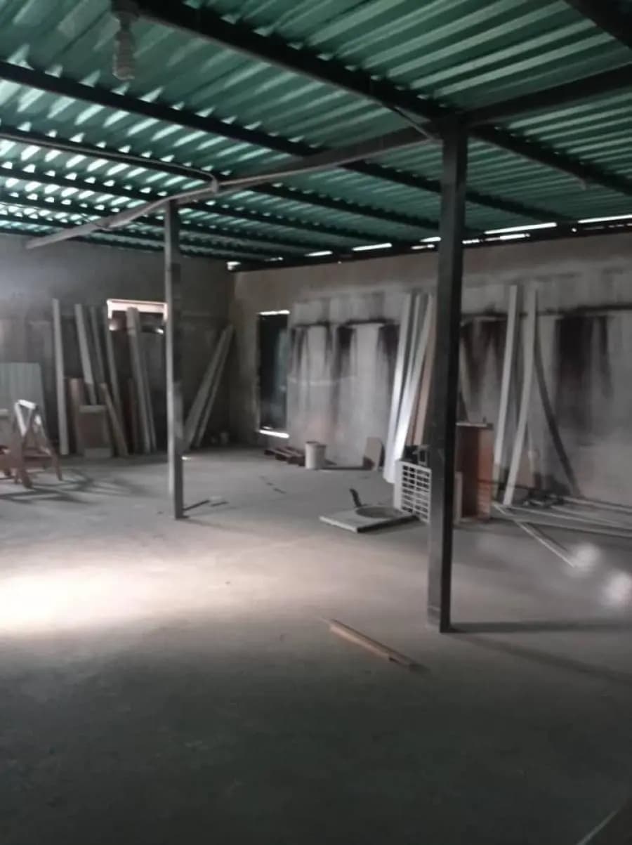 Galpon en Venta en Lechería - 2