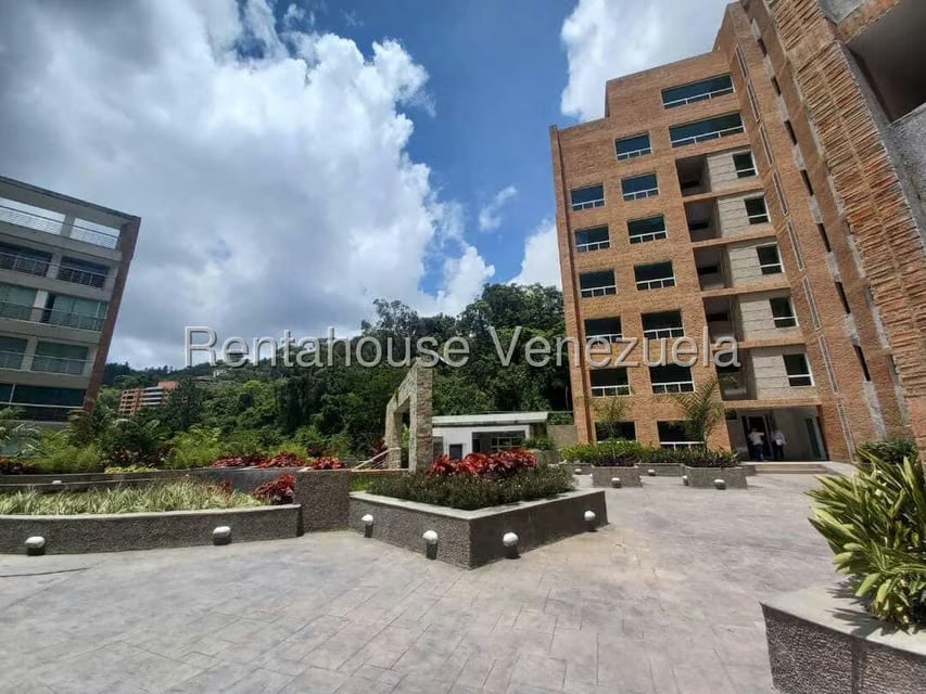 Apartamento (1 Nivel) en Alquiler en Solar del Hatillo, Distrito Metropolitano - 2