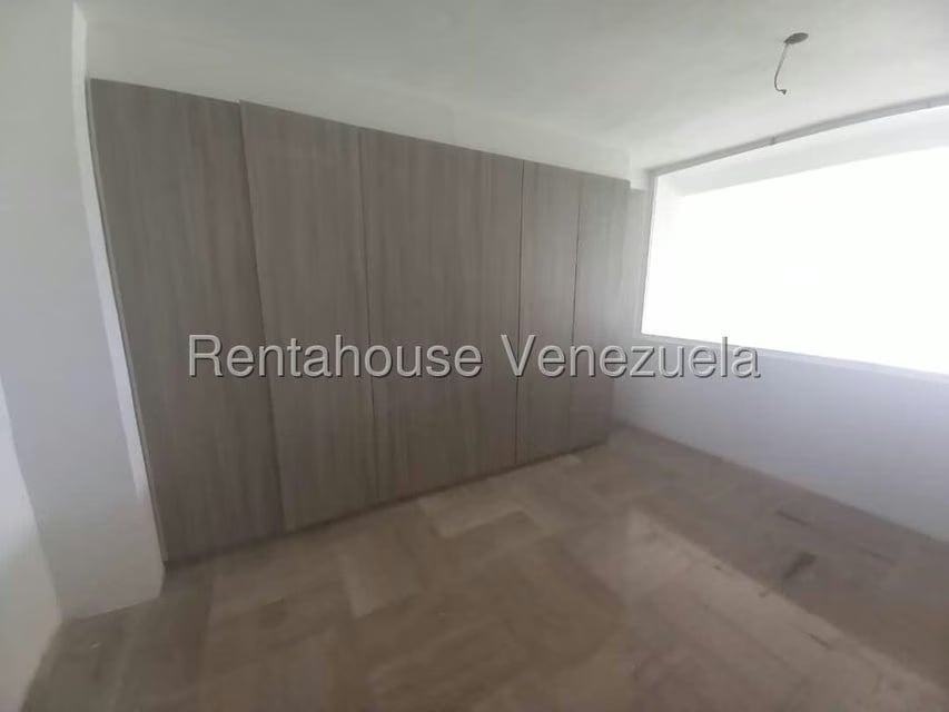 Apartamento (1 Nivel) en Alquiler en Solar del Hatillo, Distrito Metropolitano - 11