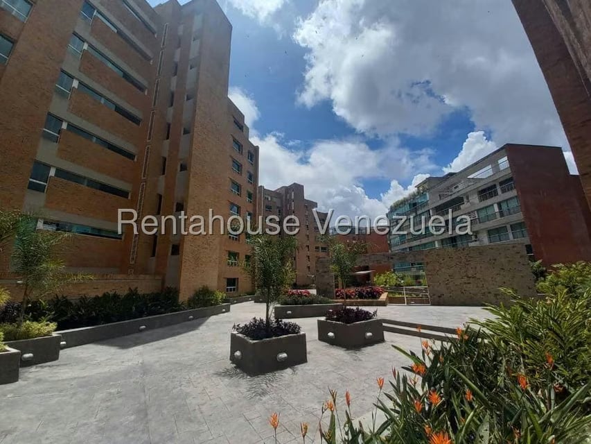 Apartamento (1 Nivel) en Alquiler en Solar del Hatillo, Distrito Metropolitano - 12