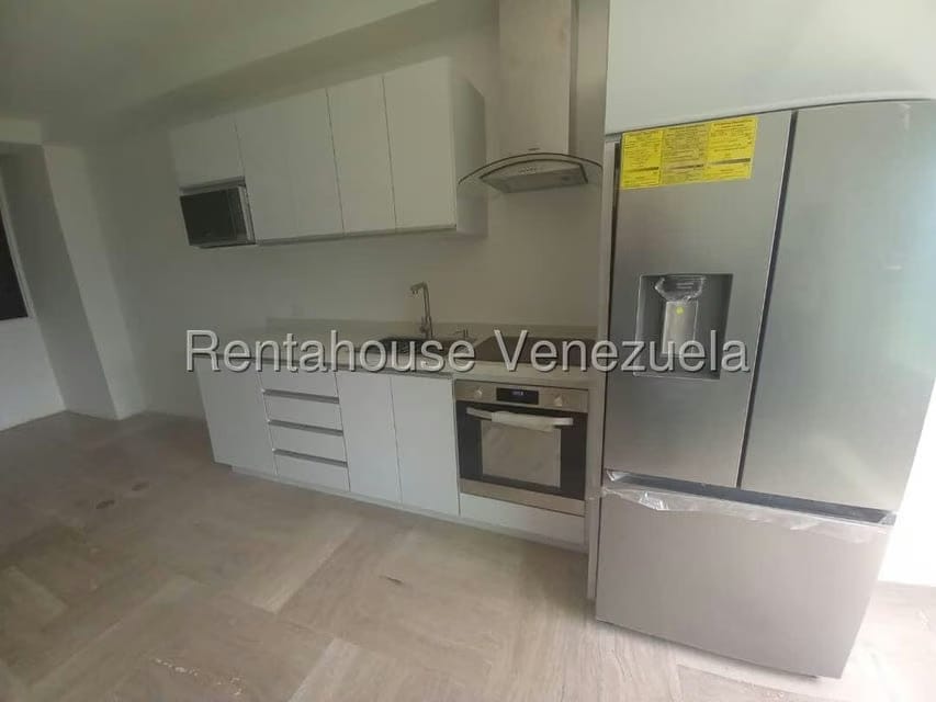 Apartamento (1 Nivel) en Alquiler en Solar del Hatillo, Distrito Metropolitano - 4