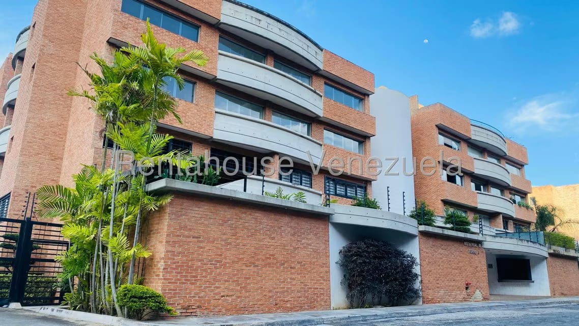 Apartamento (Duplex) en Venta en La Bonita, Distrito Metropolitano