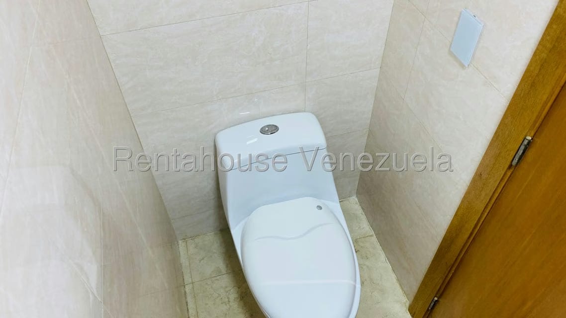 Apartamento (Duplex) en Venta en La Bonita, Distrito Metropolitano - 15