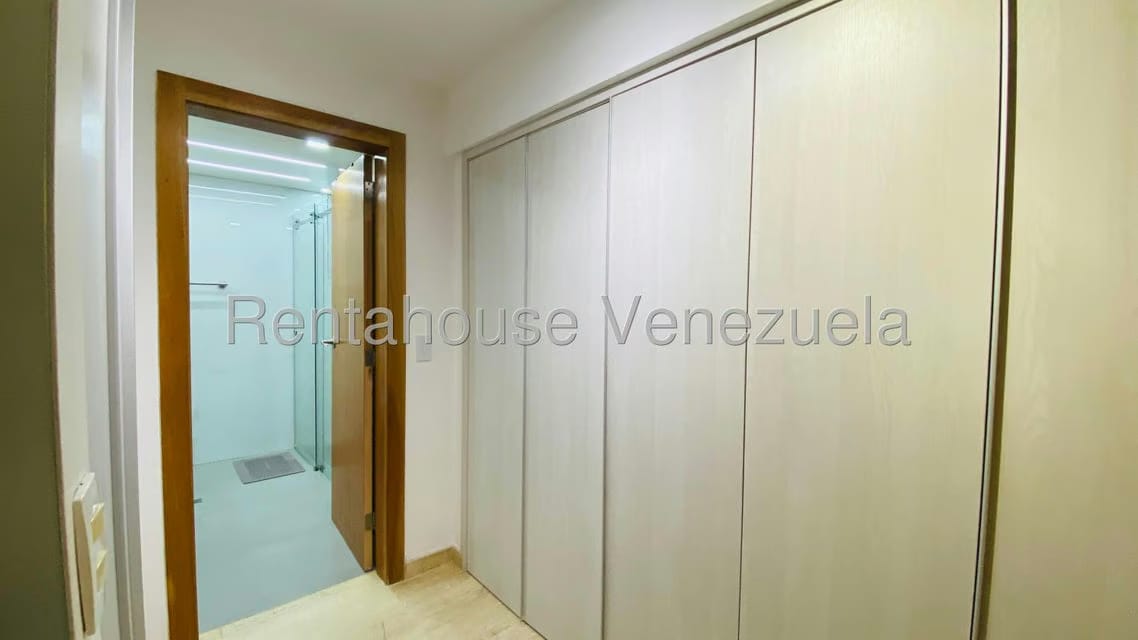 Apartamento (Duplex) en Venta en La Bonita, Distrito Metropolitano - 22