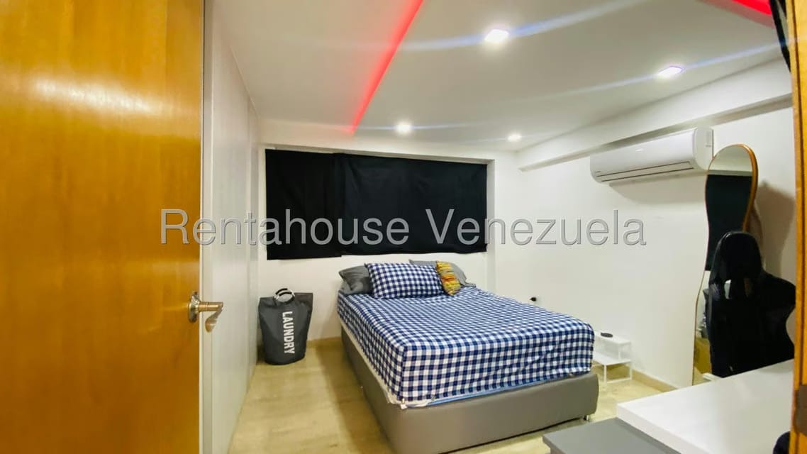 Apartamento (Duplex) en Venta en La Bonita, Distrito Metropolitano - 30