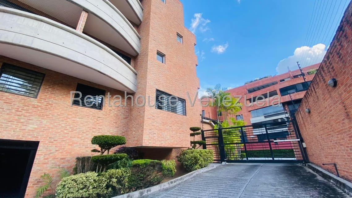 Apartamento (Duplex) en Venta en La Bonita, Distrito Metropolitano - 37