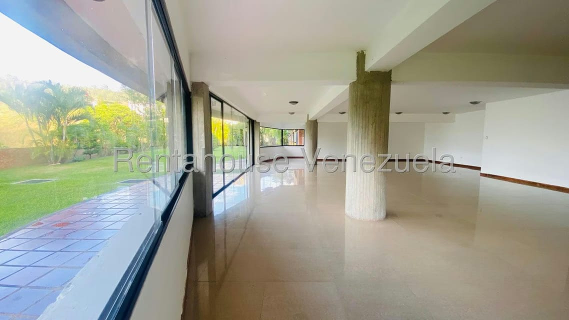 Apartamento (Duplex) en Venta en La Bonita, Distrito Metropolitano - 39
