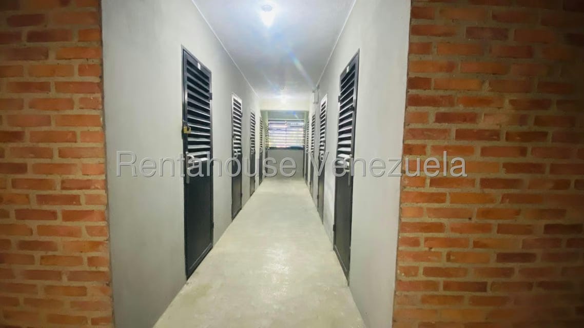 Apartamento (Duplex) en Venta en La Bonita, Distrito Metropolitano - 40