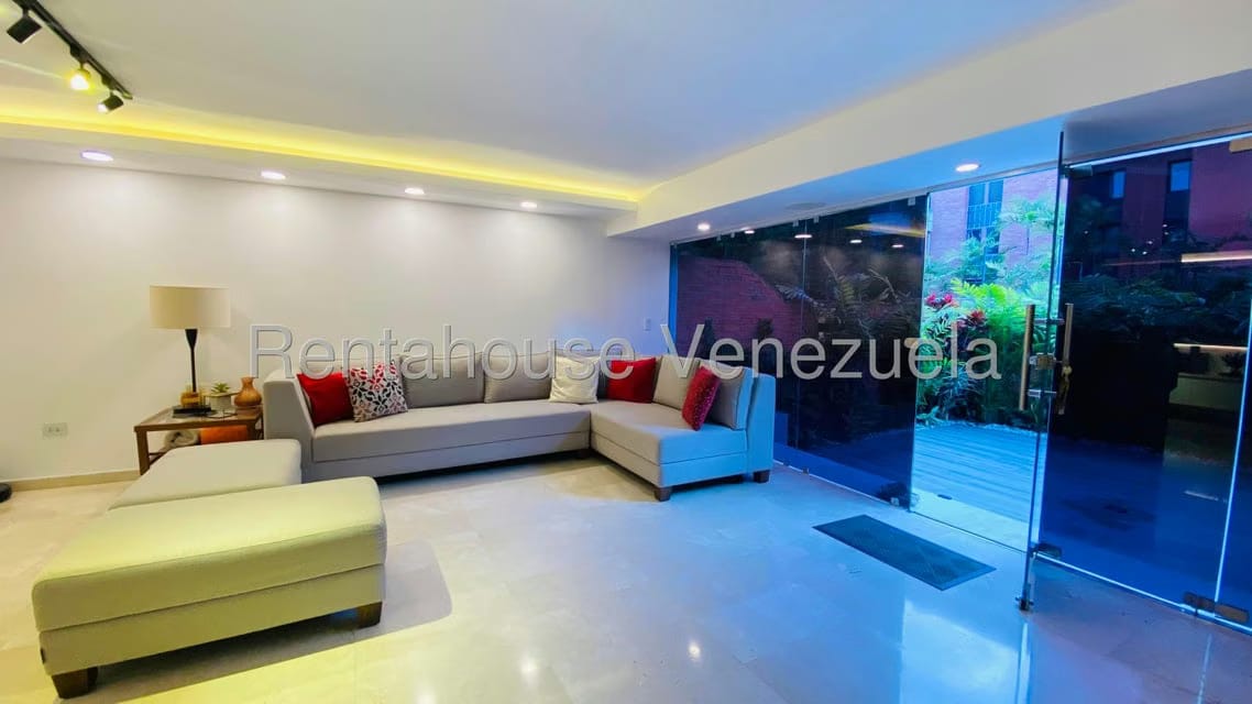 Apartamento (Duplex) en Venta en La Bonita, Distrito Metropolitano - 8