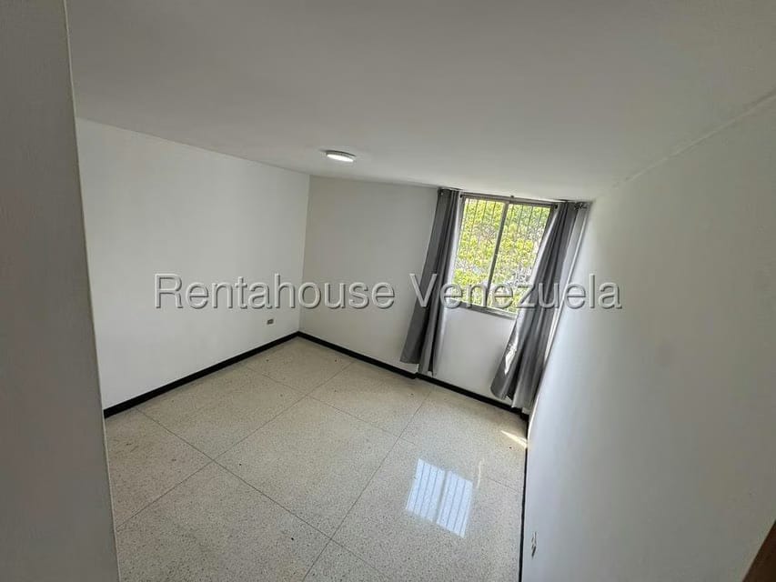 Apartamento (1 Nivel) en Alquiler en Caurimare, Distrito Metropolitano - 23