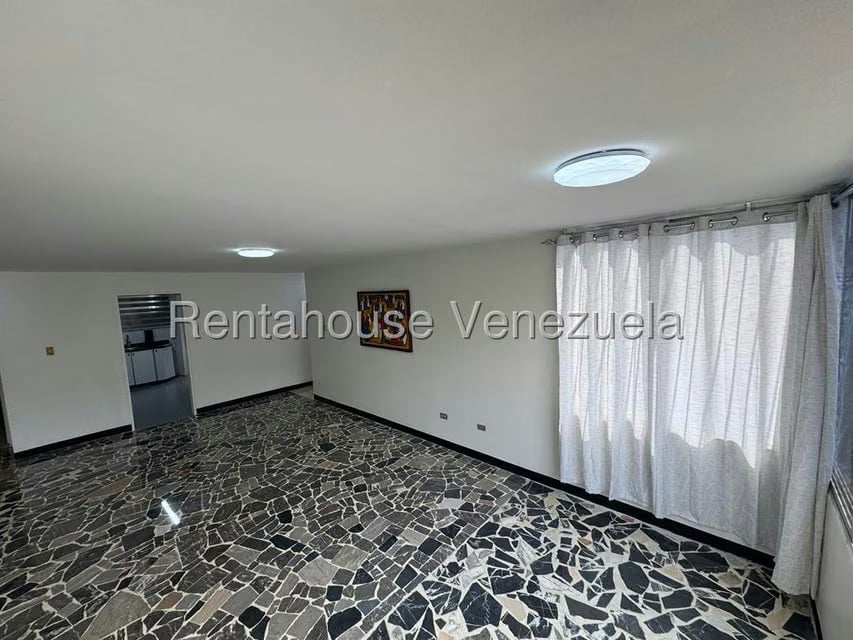 Apartamento (1 Nivel) en Alquiler en Caurimare, Distrito Metropolitano - 8