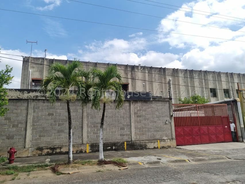 Comercial (Galpon - Deposito) en Venta en Sector Industrial Cloris, Miranda - 2