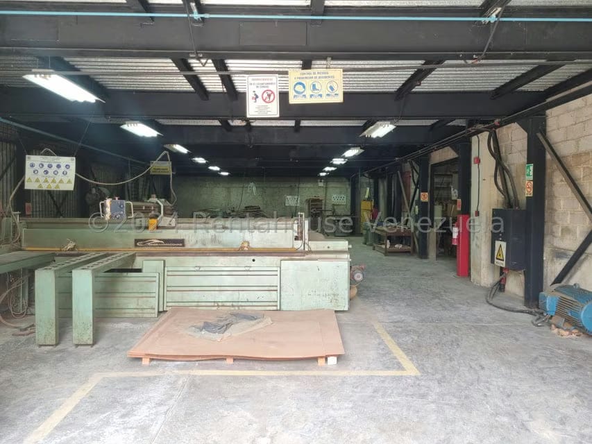 Comercial (Galpon - Deposito) en Venta en Sector Industrial Cloris, Miranda - 11