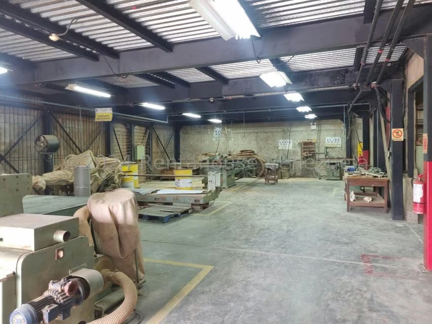 Comercial (Galpon - Deposito) en Venta en Sector Industrial Cloris, Miranda - 12