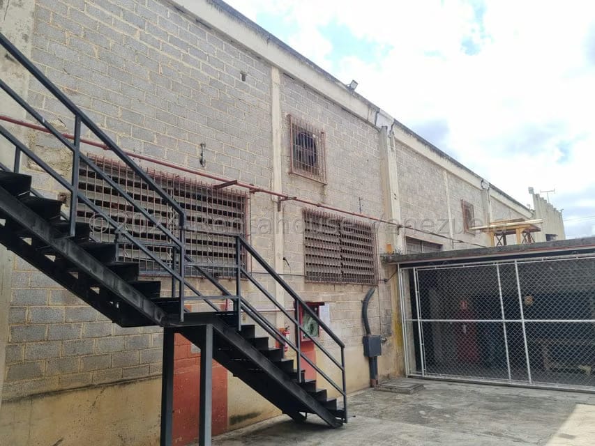Comercial (Galpon - Deposito) en Venta en Sector Industrial Cloris, Miranda - 14