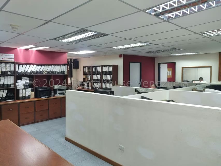 Comercial (Galpon - Deposito) en Venta en Sector Industrial Cloris, Miranda - 17