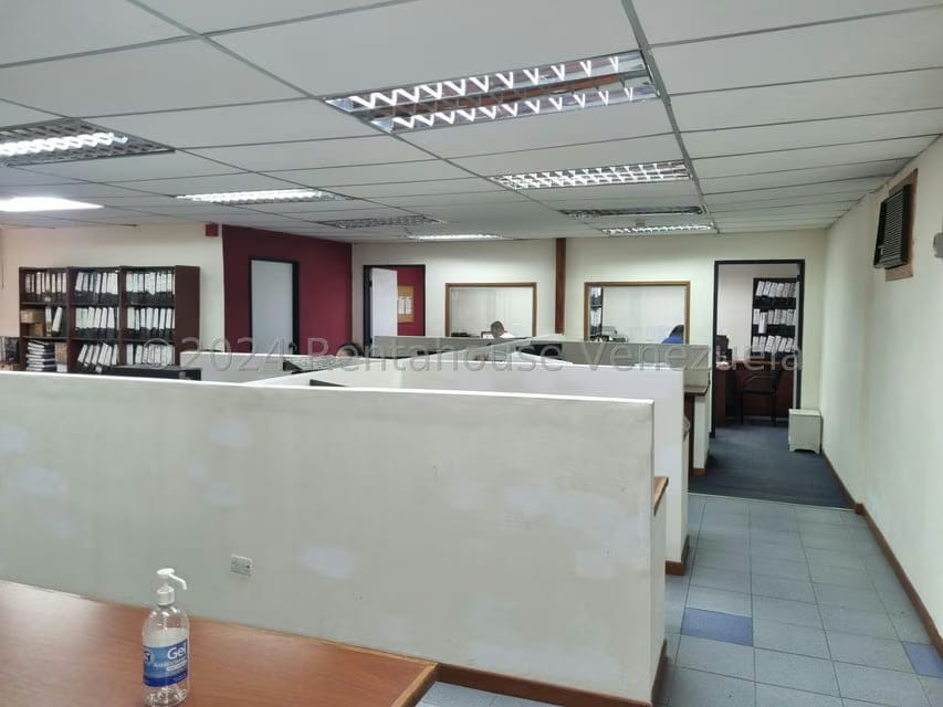 Comercial (Galpon - Deposito) en Venta en Sector Industrial Cloris, Miranda - 19