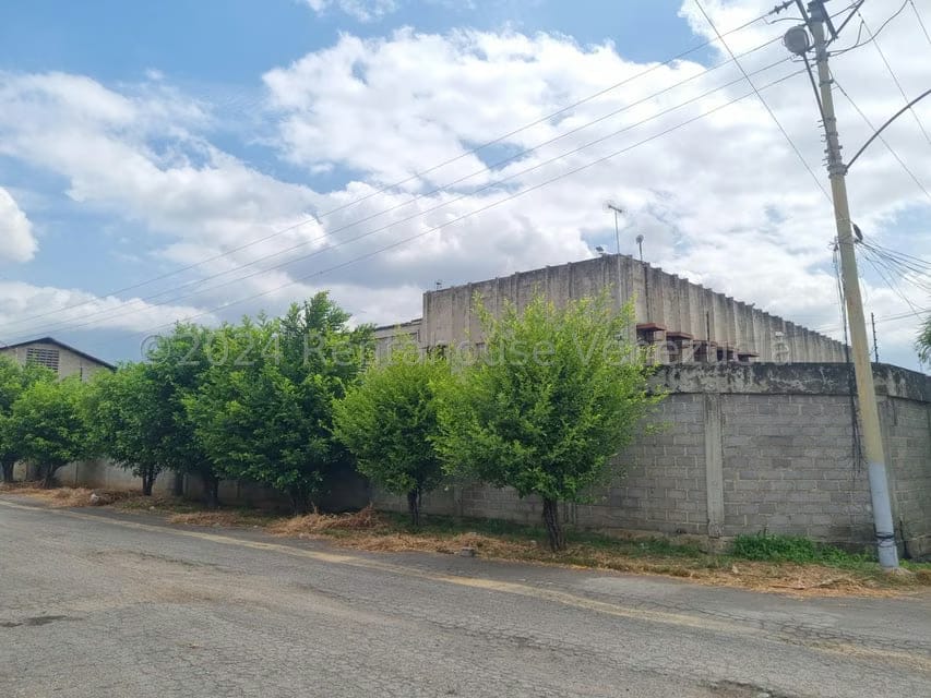 Comercial (Galpon - Deposito) en Venta en Sector Industrial Cloris, Miranda - 3