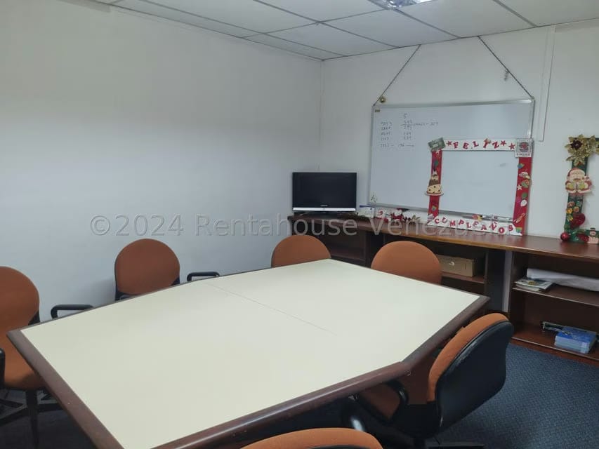 Comercial (Galpon - Deposito) en Venta en Sector Industrial Cloris, Miranda - 21