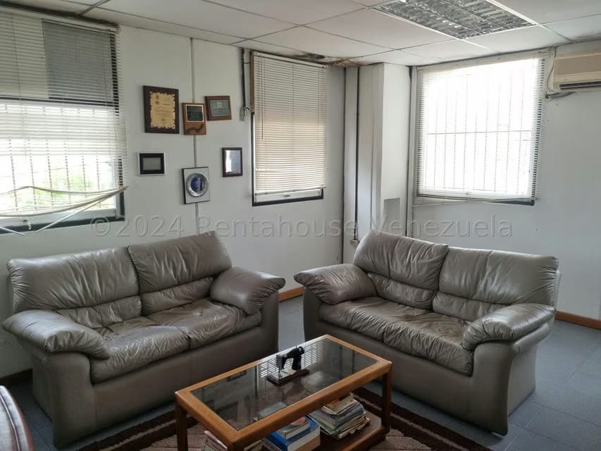 Comercial (Galpon - Deposito) en Venta en Sector Industrial Cloris, Miranda - 22